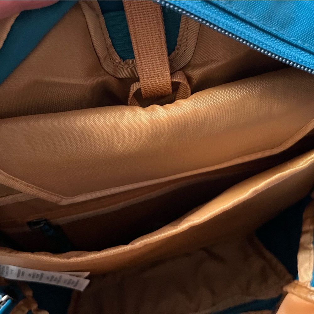 Patagonia Atom Tote Pack 20L
Color: Belay Blue - Picture 4 of 5